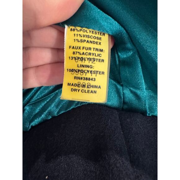 Tahari Black Capelet Jacket with Removable Faux Fur Collar - Size Small/Medium - Picture 7 of 7